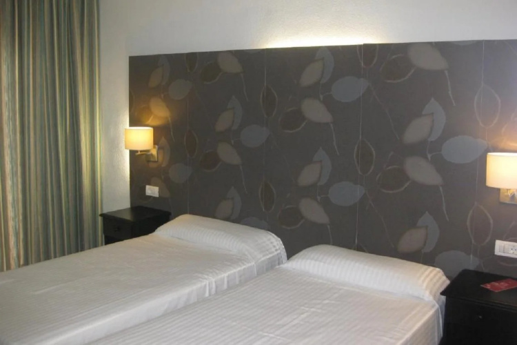 Apartamentos HG Cristian Sur