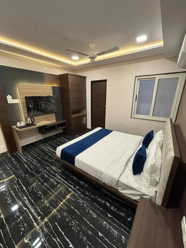 Fabhotel Aura Grande