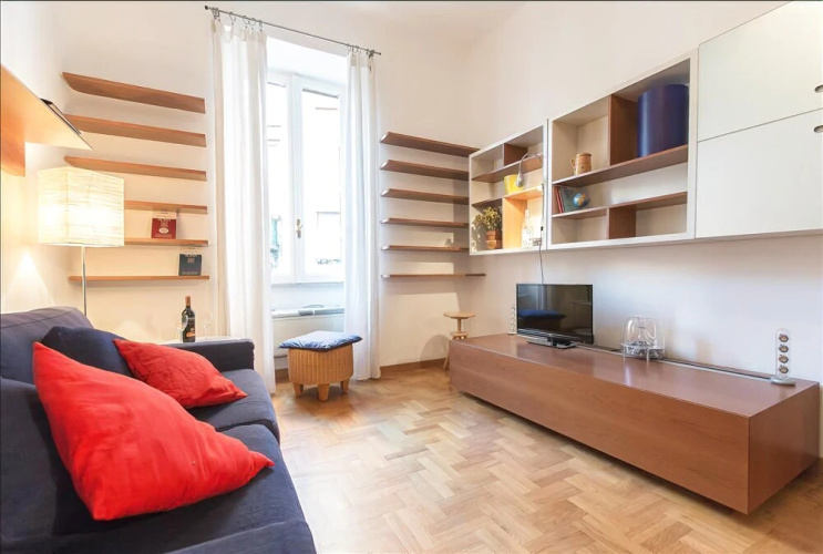 Bright and quiet Halldis apartment with small balcony