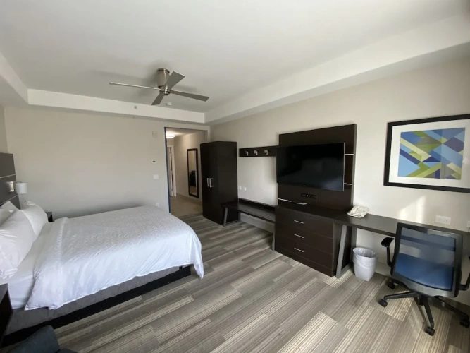 Standard Double room with balcony and with lake view