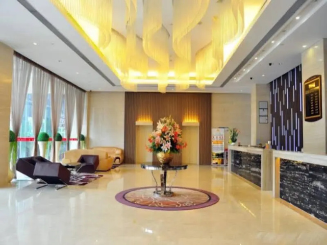 Golden Vision Hotel