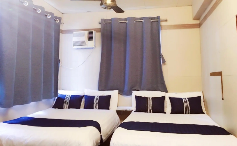 Standard Triple room with view