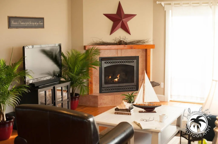 Cozy Harbor Cottage