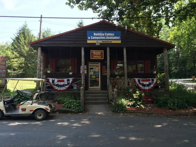 Rondout Valley Camping Resort Deluxe Park Model 13