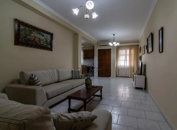 3 Bedrooms Apartment