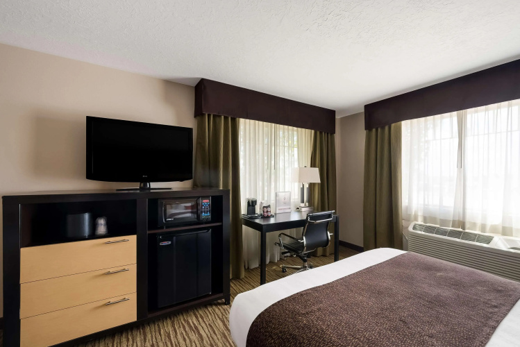 Best Western Plus Landmark Hotel