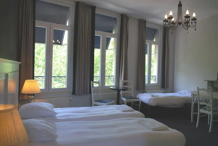 Hotel1875