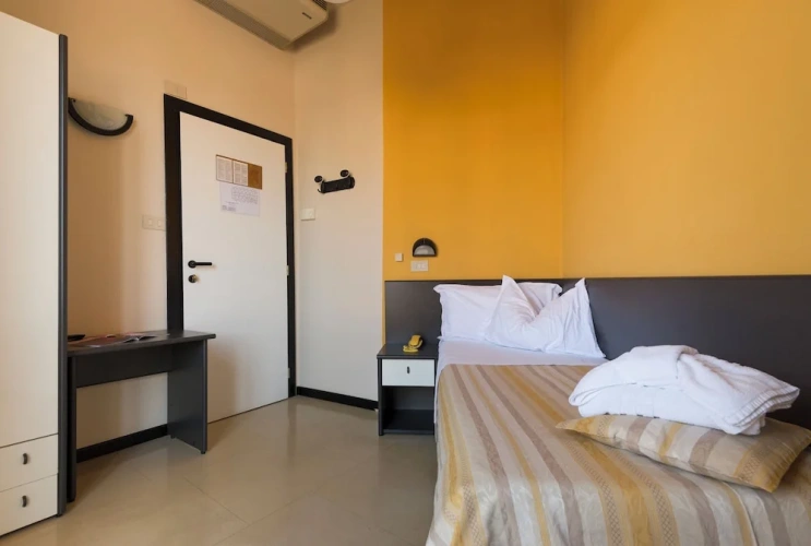 Standard Single room with balcony and with sea view