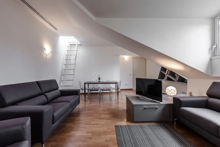 3 Bedrooms Apartment