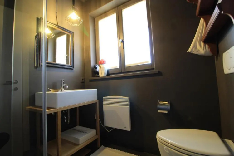 Iris Top 3 Design Apartment