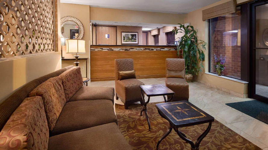 MHO Inn & Suites
