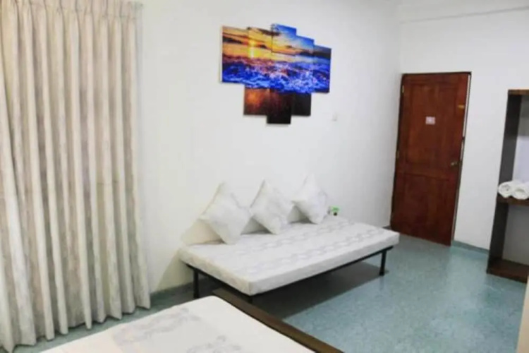 Yoho Travellers Residence