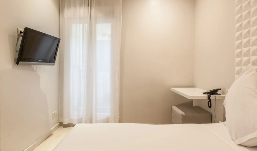 Hotel Chic And Basic
