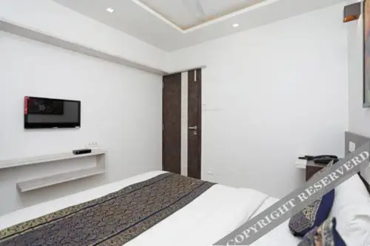 Fabhotel Royce Studio Apartments