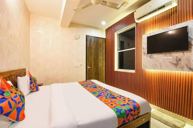 Fabhotel Blu Lagoon Inn