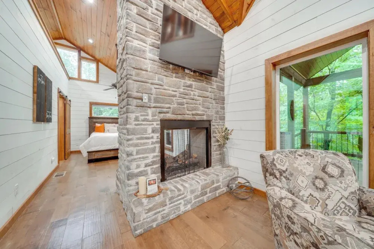 Fire Pit & Hot Tub: Couples Retreat in Broken Bow