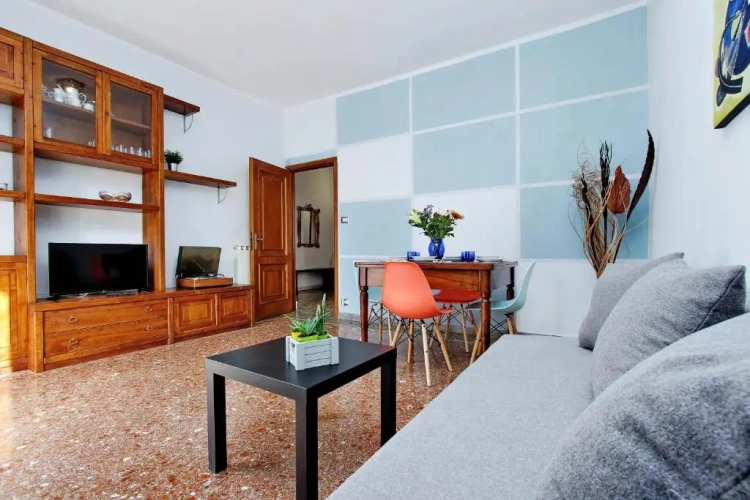 2 Bedrooms Apartment