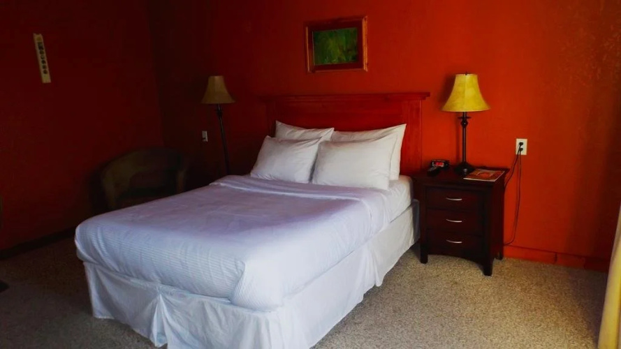 Timberland Inn