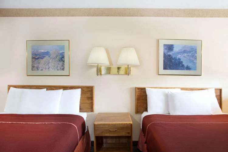 Howard Johnson Inn - Brigham City
