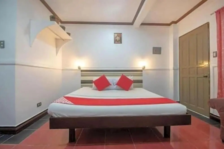 Max Travellers Inn