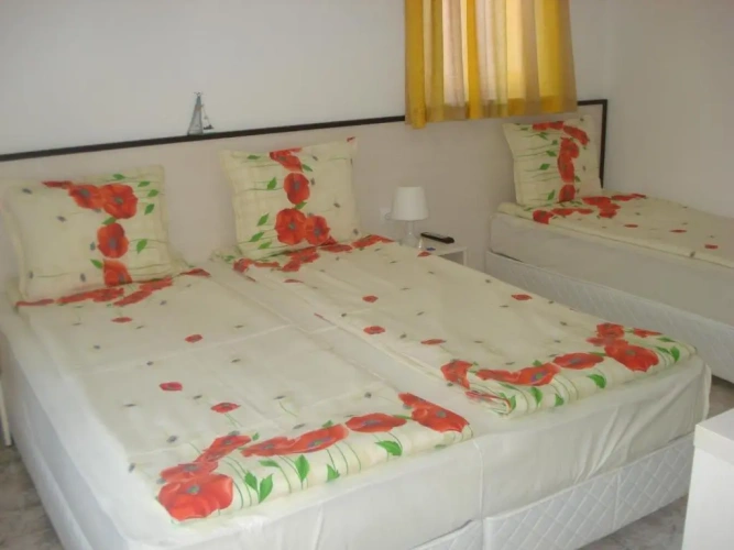 Standard Triple room with balcony