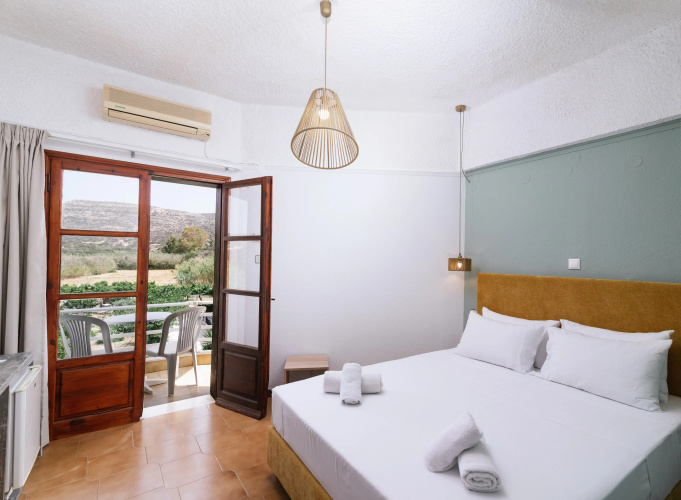 Eleaterra Hotel