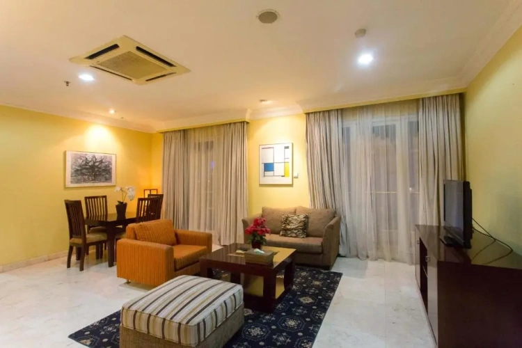 2 Bedrooms Apartment