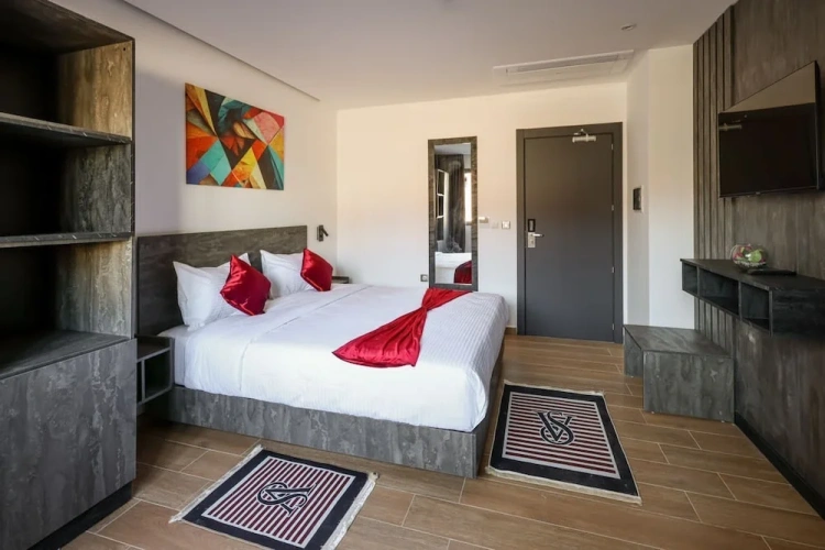 Deluxe Double room with city view