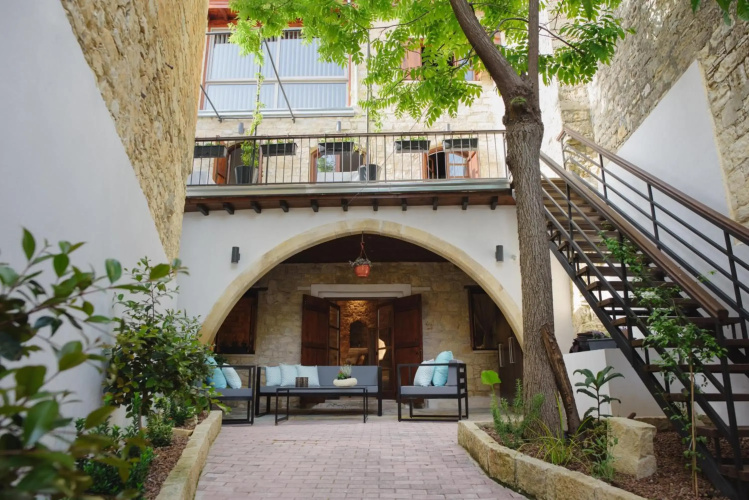 Serenity Boutique House