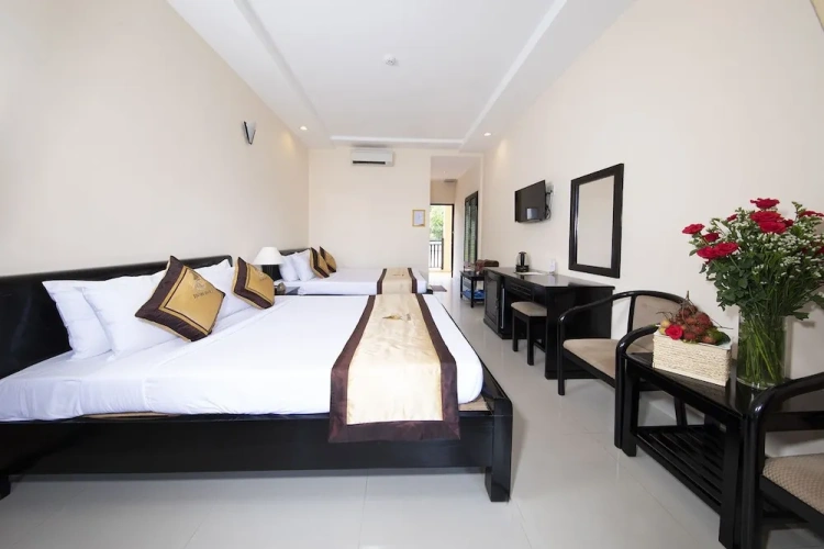 Standard Quadruple room with balcony