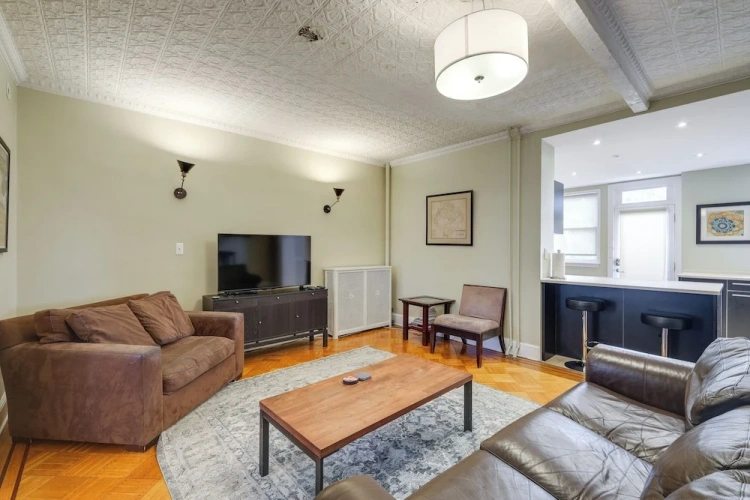 3 Bedrooms Cottage with balcony