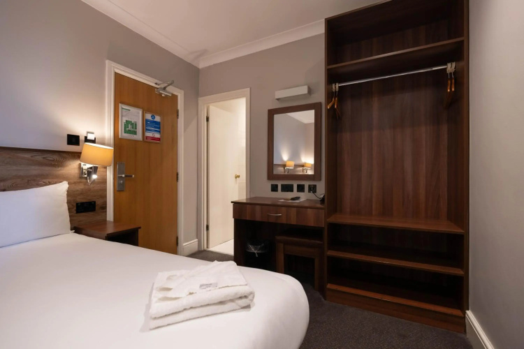 Ascot Hyde Park Hotel