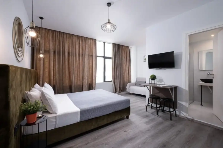 Standard Triple room