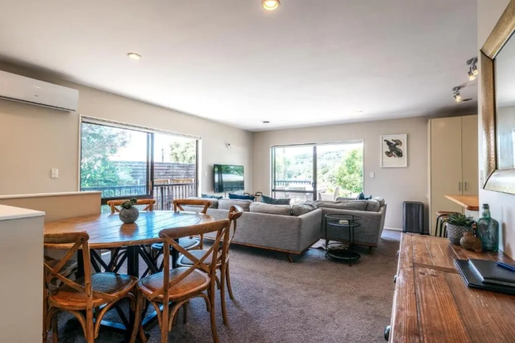 3 Bedrooms Cottage
