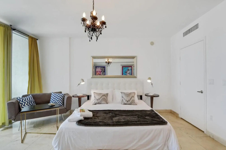 Posh Studio in Brickell by Sonder