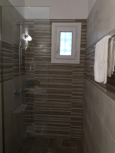 1 Bedroom Economy Triple room