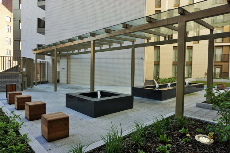 城市梦想旅馆外景图