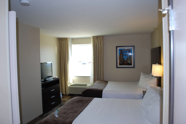 Landmark Suites