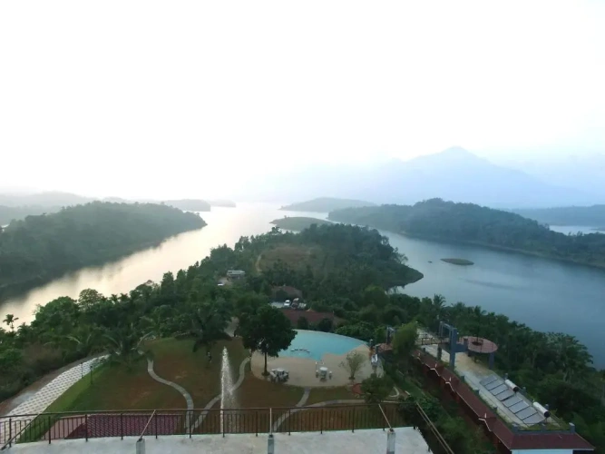 Standard room with lake view
