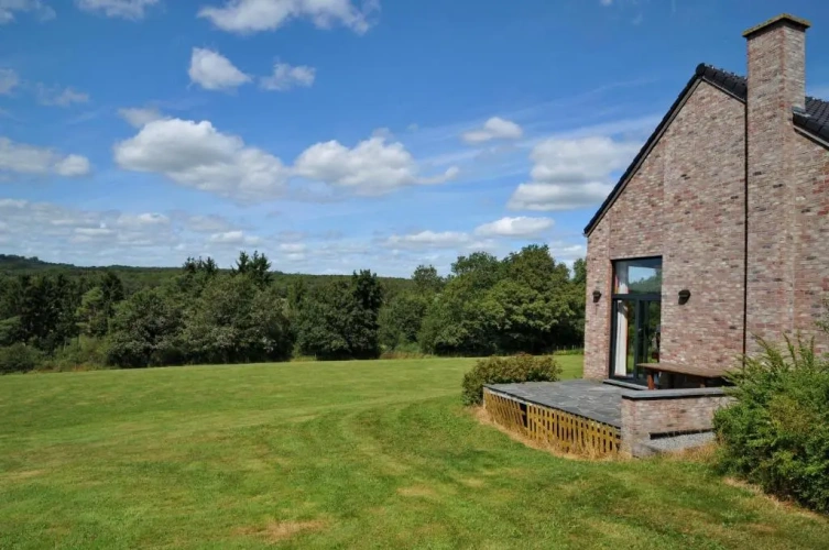 4 Bedrooms Cottage