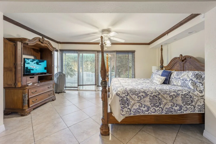 Mariner's Resort Villas & Marina