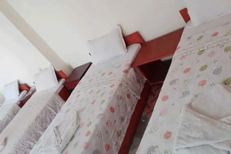 Hotel Sisters Home