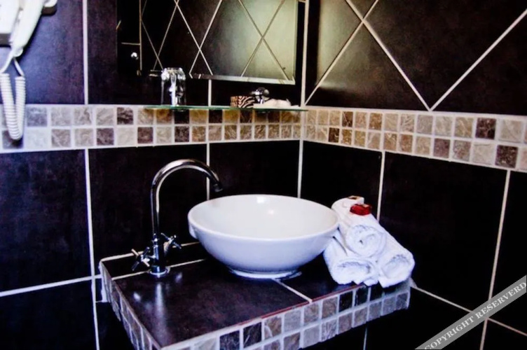 Kamanga Safari Hotel