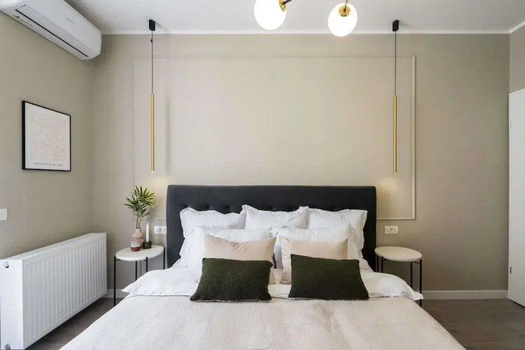 Gorgeous & Bright 2BR Condos - Steps From Old Town