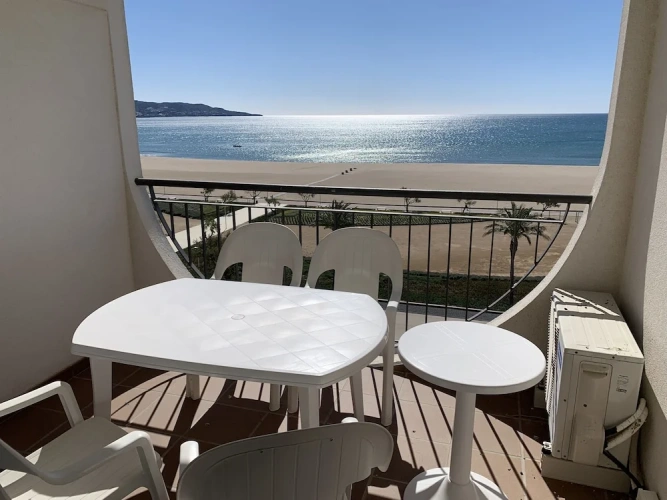 1 Bedroom Apartment with sea view
