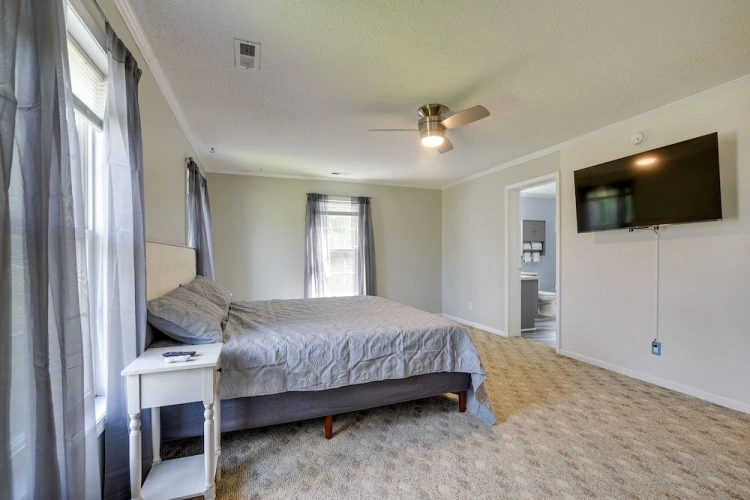 4 Bedrooms Cottage