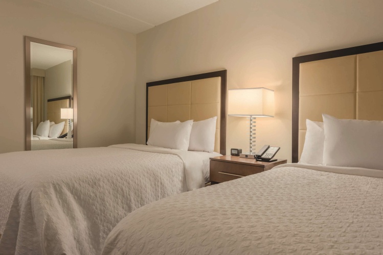 Embassy Suites by Hilton Milwaukee Brookfield photo 6