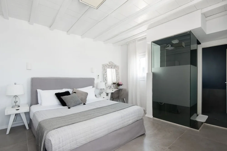 1 Bedroom Deluxe Suite with sea view
