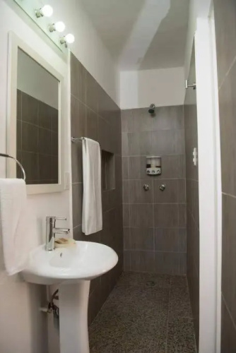 1BTH 1BDR Suite Rooftop Infinity pool Beach Club Access