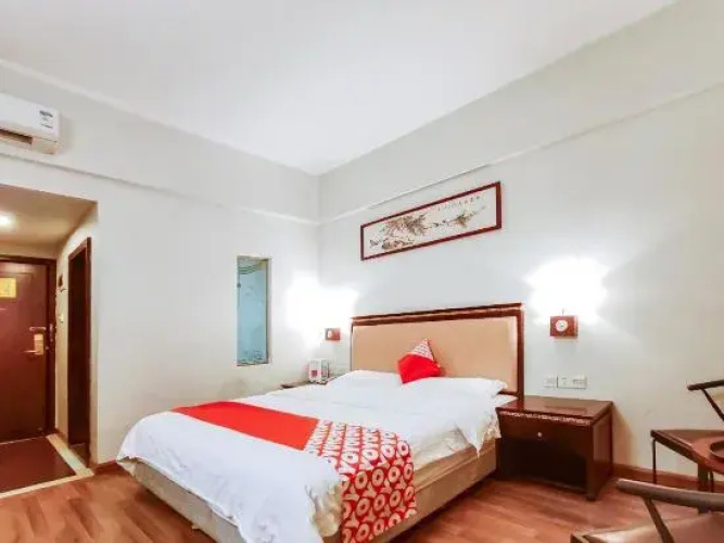 Huayu Hotel